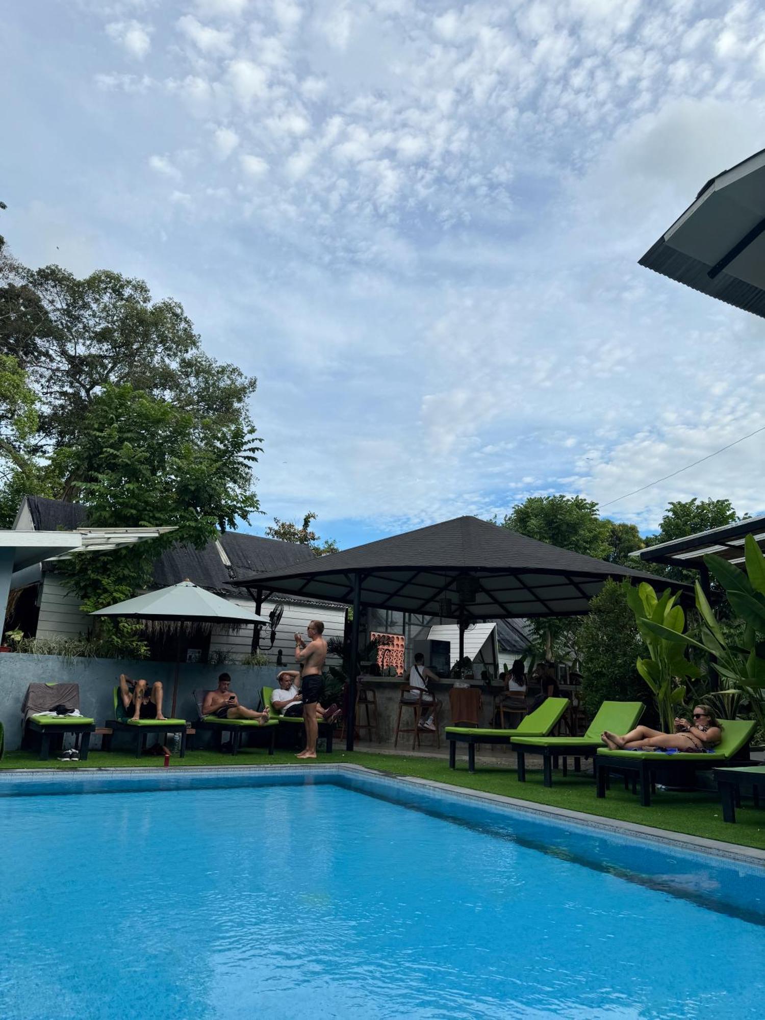 The Jungle Hostel Canggu Εξωτερικό φωτογραφία