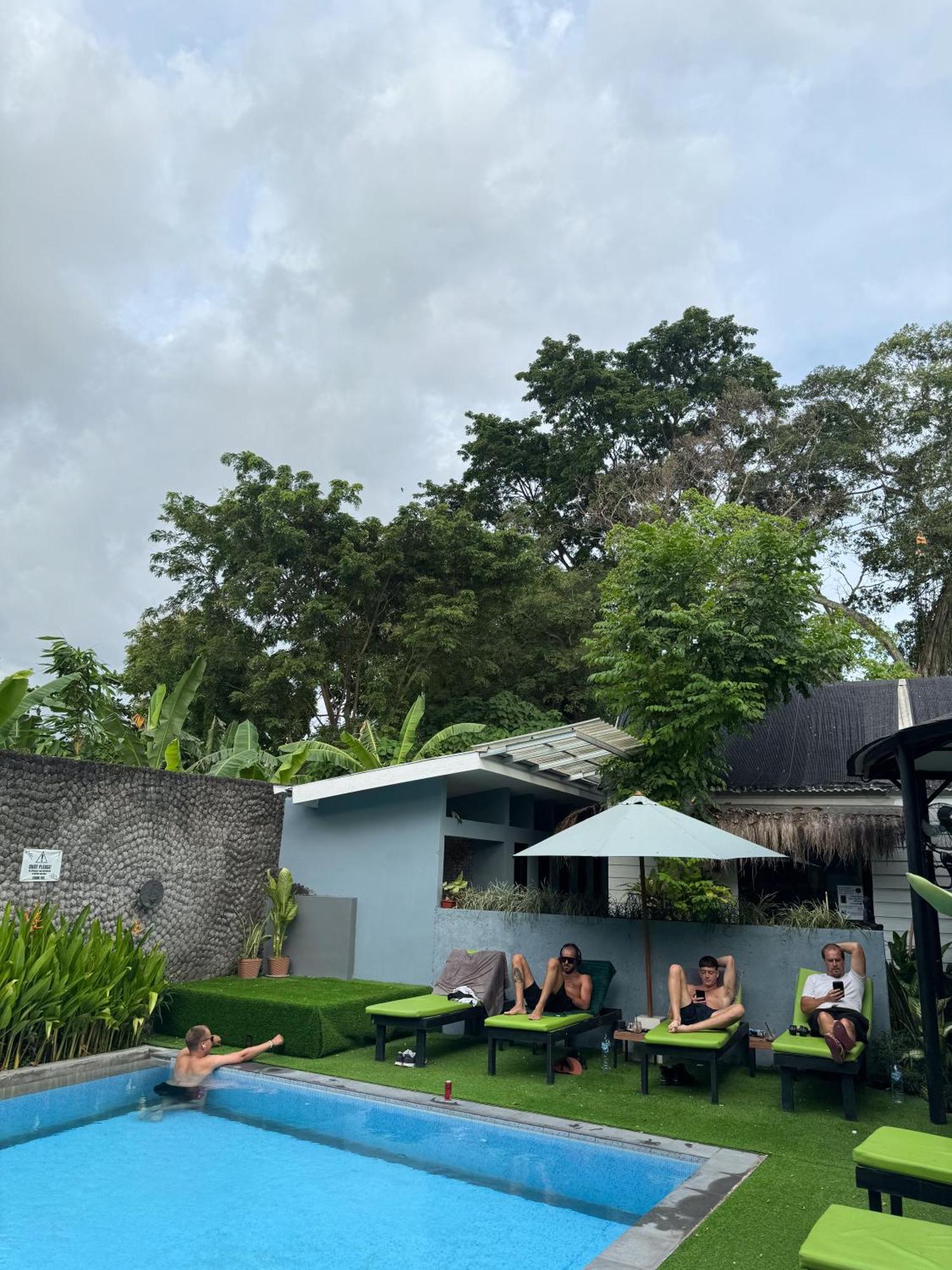 The Jungle Hostel Canggu Εξωτερικό φωτογραφία